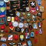 LOT INSIGNES ÉCUSSONS MILITAIRE