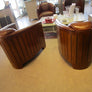 FAUTEUIL CLUB MODELE CANOE CUIR VINTAGE STYLE BATEAU ANNE DE BEJARRY