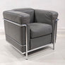 Fauteuil LC2 signé Le Corbusier et Charlotte Perriand
