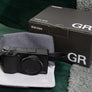 Appareil photo compact RICOH GR III 24 MP