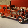 Miniature de pompiers Ashton Model No 55G 1937 Ahrens-Fox Sedan Pumper à l'échelle 1/43