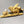 Rare Broche oiseau victorienne en or jaune 18 carats avec nid de perles