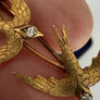 Magnifique Broche divine victorienne en or 18 carats sertie de diamants hirondelles en vol